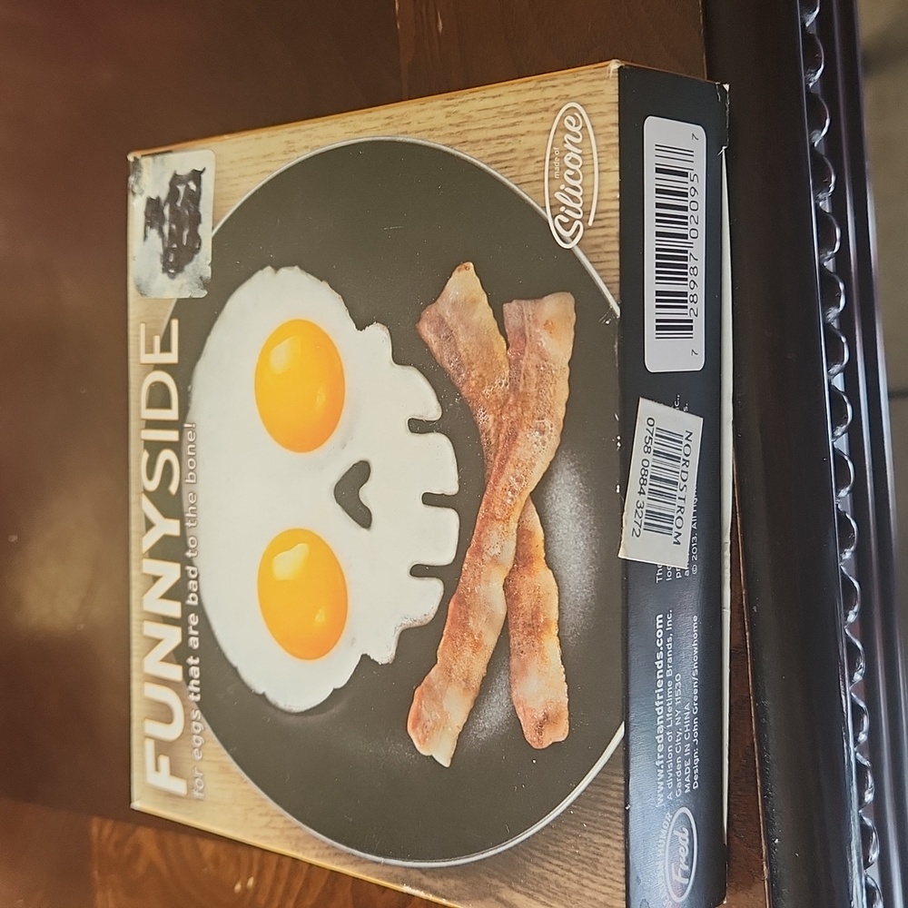 Genuine Fred Funnyside egg maker
